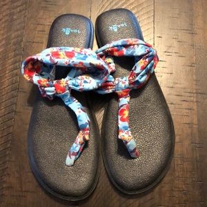 Sanuk yoga sling sandals